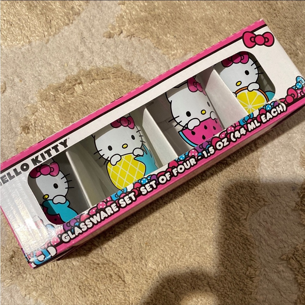 Hello Kitty Mini Glass Set - Picture 4 of 6